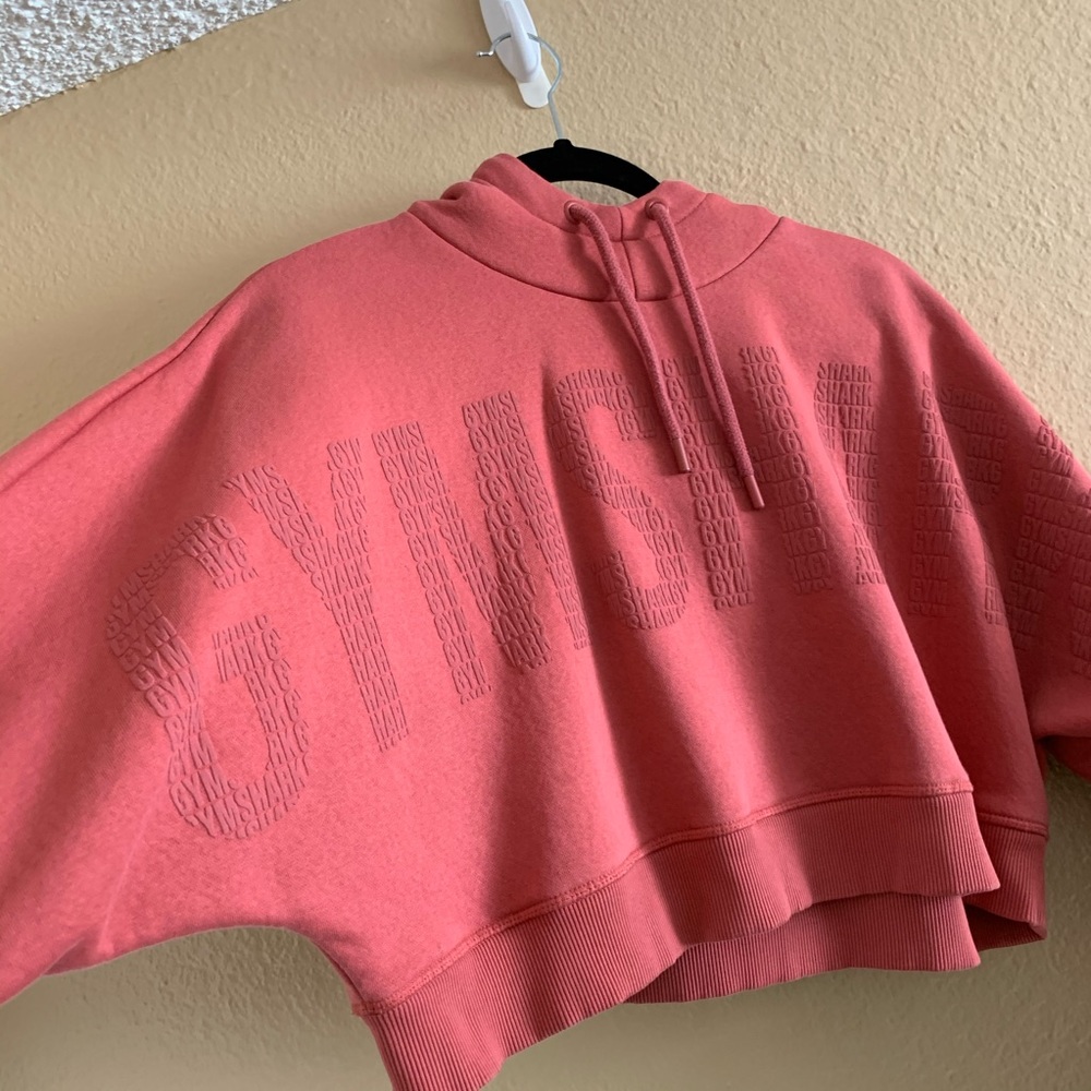 GYMSHARK Repeat Print Crop Pullover in Rose Brick - Picture 10 of 10